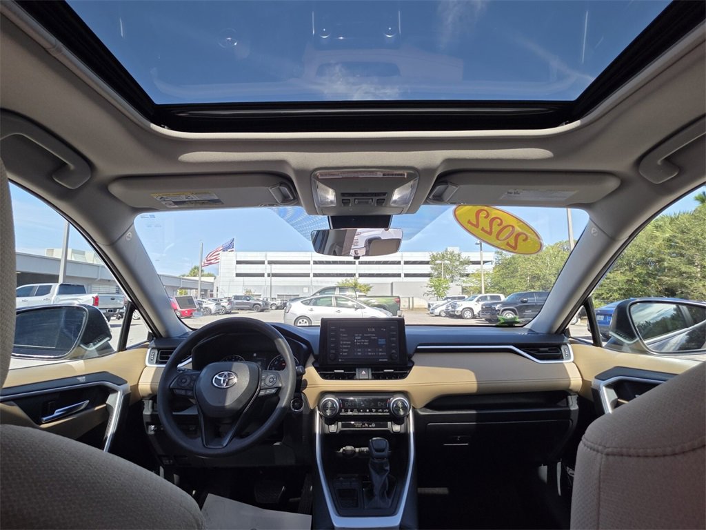 Certified 2022 Toyota RAV4 XLE w/ Convenience Package image 4