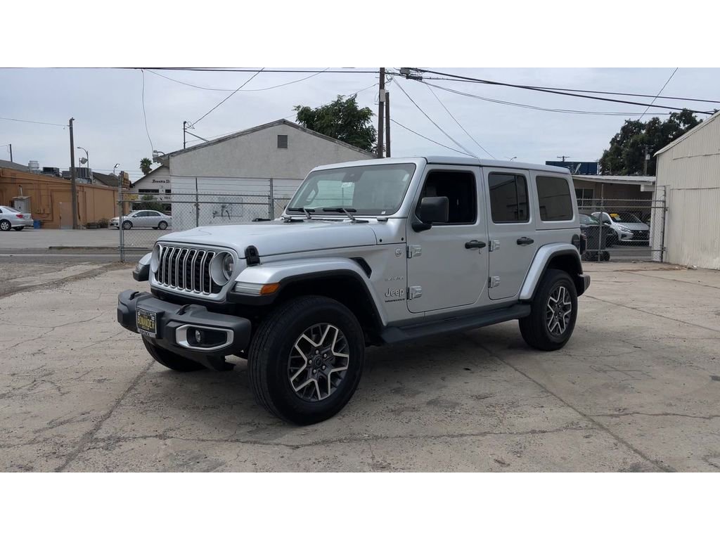Used 2024 Jeep Wrangler Sahara image 7