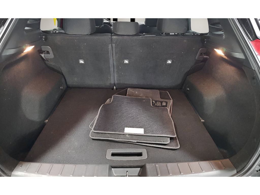 Used 2025 Nissan Kicks SV w/ Charging Package FWD image 12