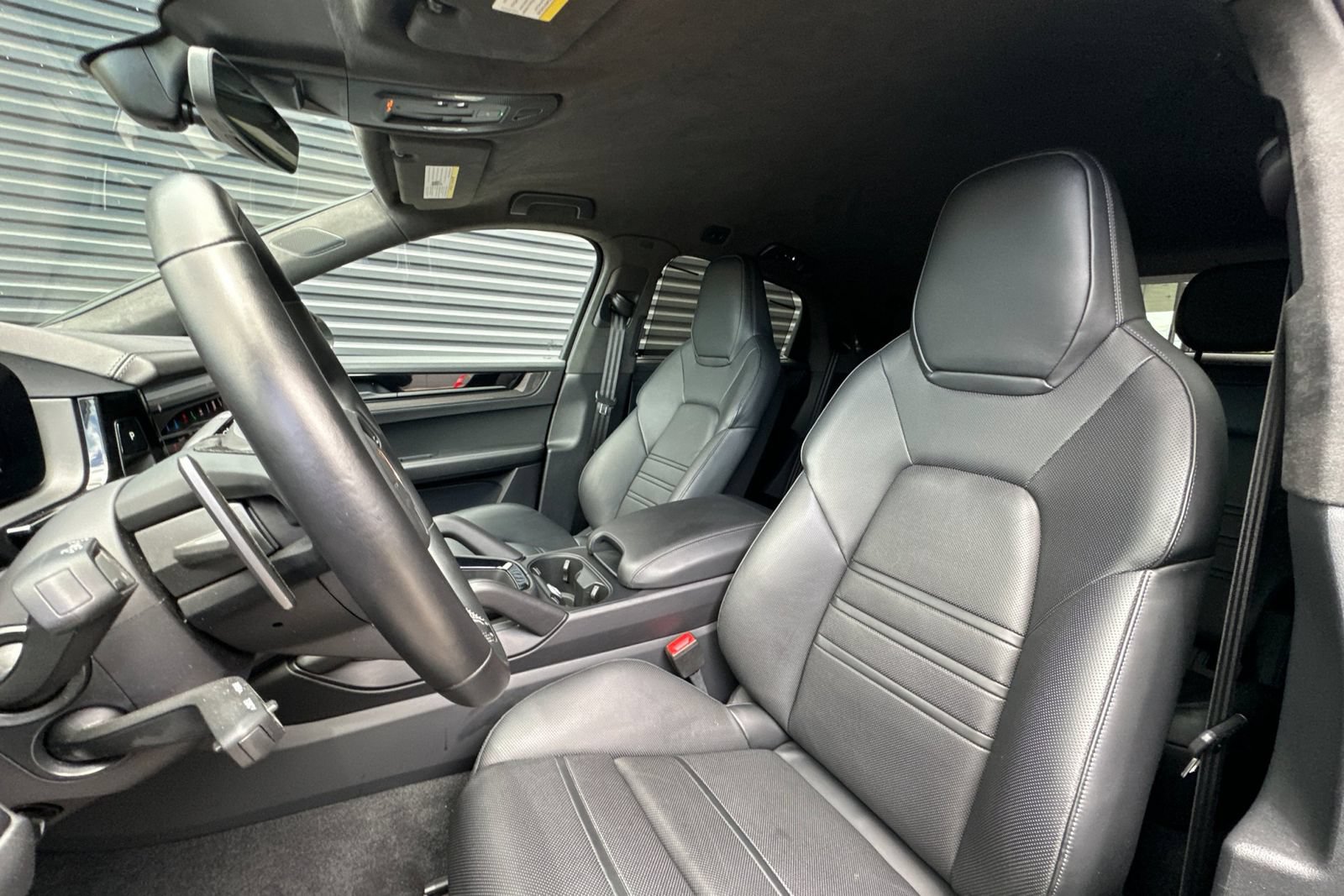 Certified 2024 Porsche Cayenne Turbo GT AWD/4WD image 5