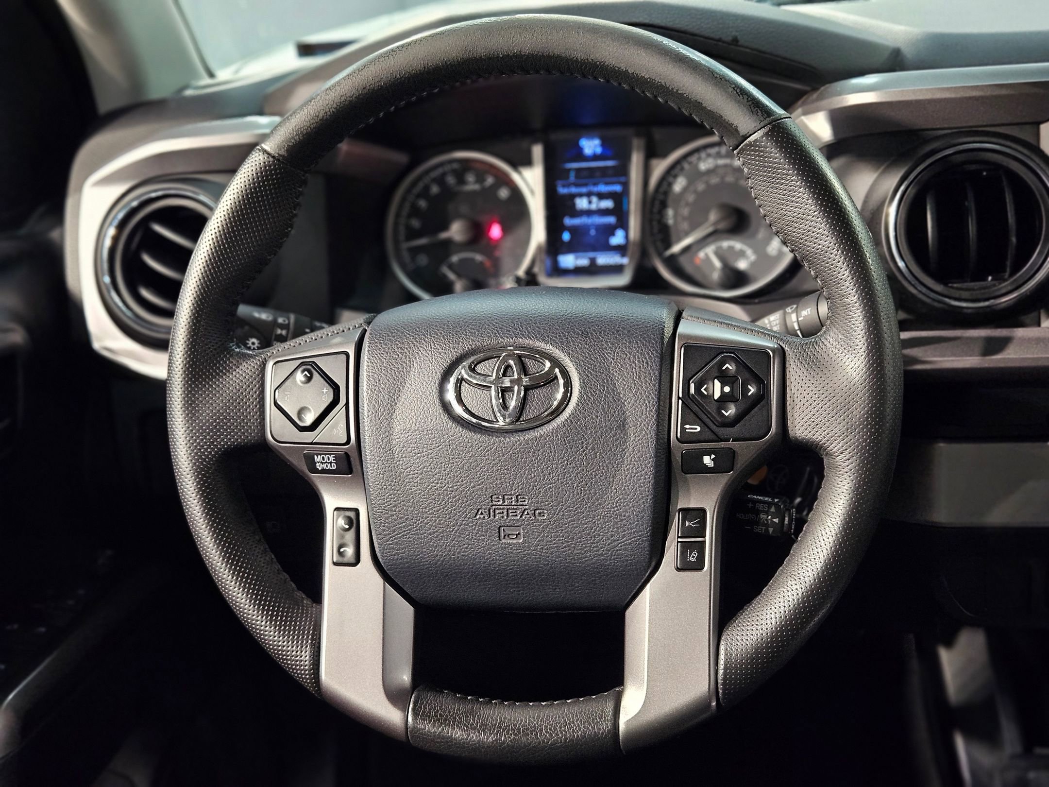 Used 2020 Toyota Tacoma SR5 image 25