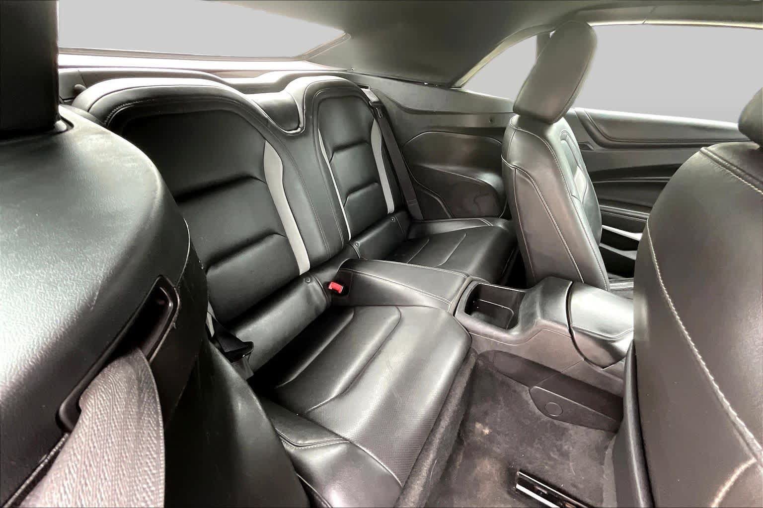 Used 2019 Chevrolet Camaro SS RWD image 17
