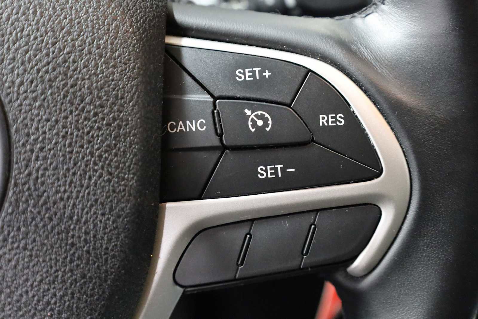 Used 2014 Jeep Cherokee Latitude image 24