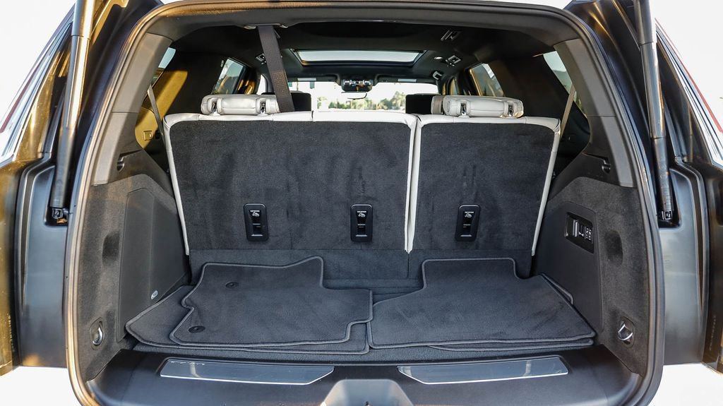 Used 2025 Cadillac Escalade Sport image 32