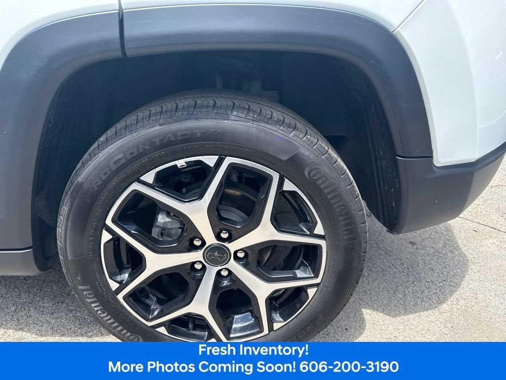 Used 2025 Jeep Compass Limited AWD/4WD image 9