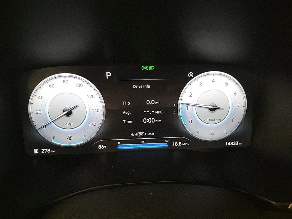 Used 2023 Hyundai Santa Fe Limited w/ Cargo Package image 17