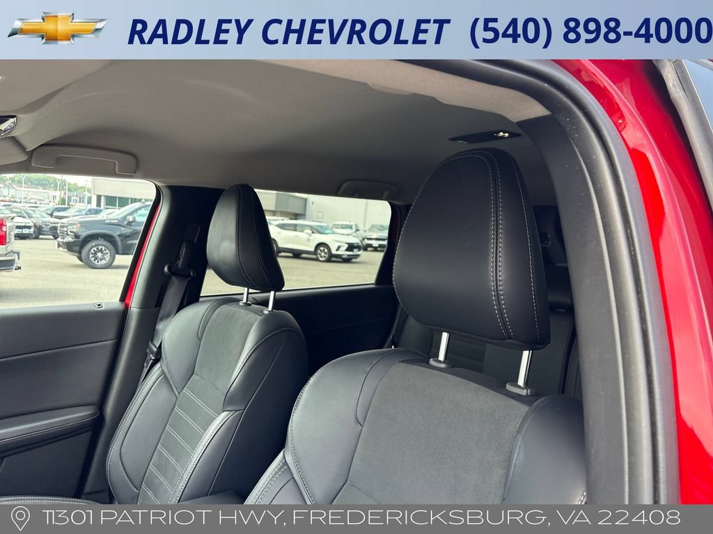 Used 2025 Mitsubishi Outlander SE AWD/4WD image 2