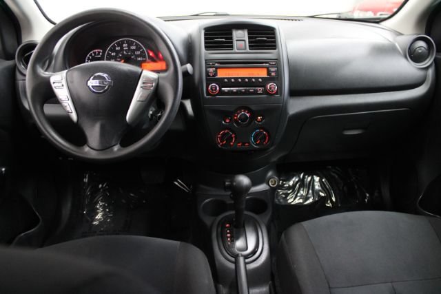 Used 2018 Nissan Versa S Plus FWD image 2