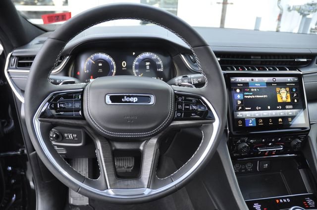 Used 2024 Jeep Grand Cherokee Overland w/ Luxury Tech Group IV image 23