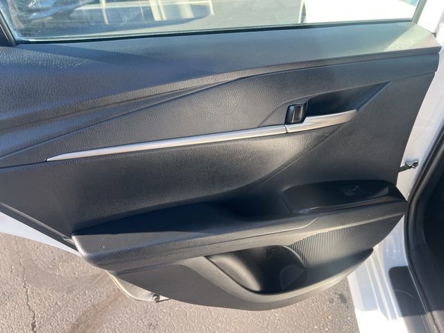 Used 2025 Toyota Camry LE image 28