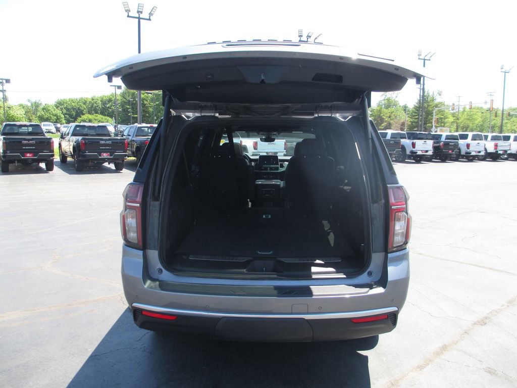 Used 2022 Chevrolet Suburban High Country AWD/4WD image 8