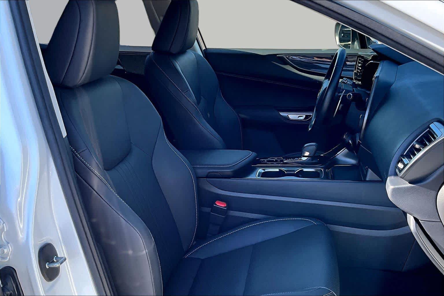 Certified 2025 Lexus NX 250 FWD w/ Accessory Package (2T) image 8