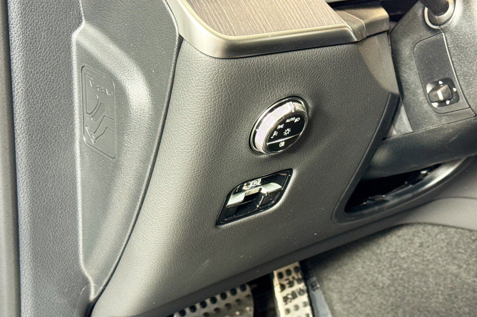 New 2026 Mercedes-Benz GLC 43 AMG 4MATIC image 10