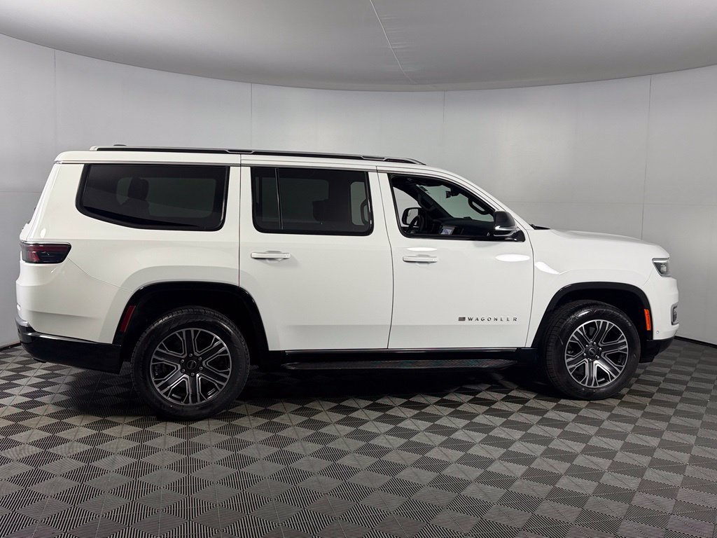 Used 2025 Jeep Wagoneer 4WD image 7