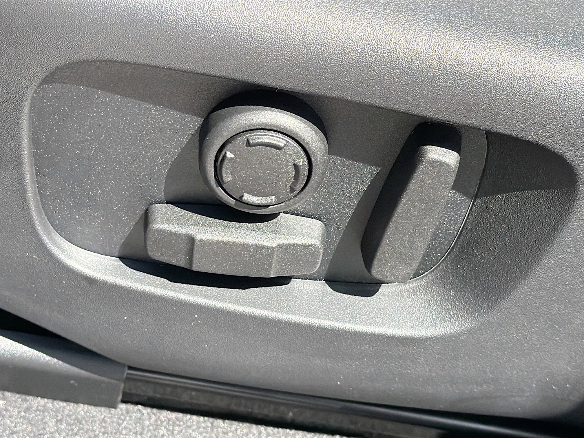 New 2026 Land Rover Range Rover Velar Dynamic SE image 24