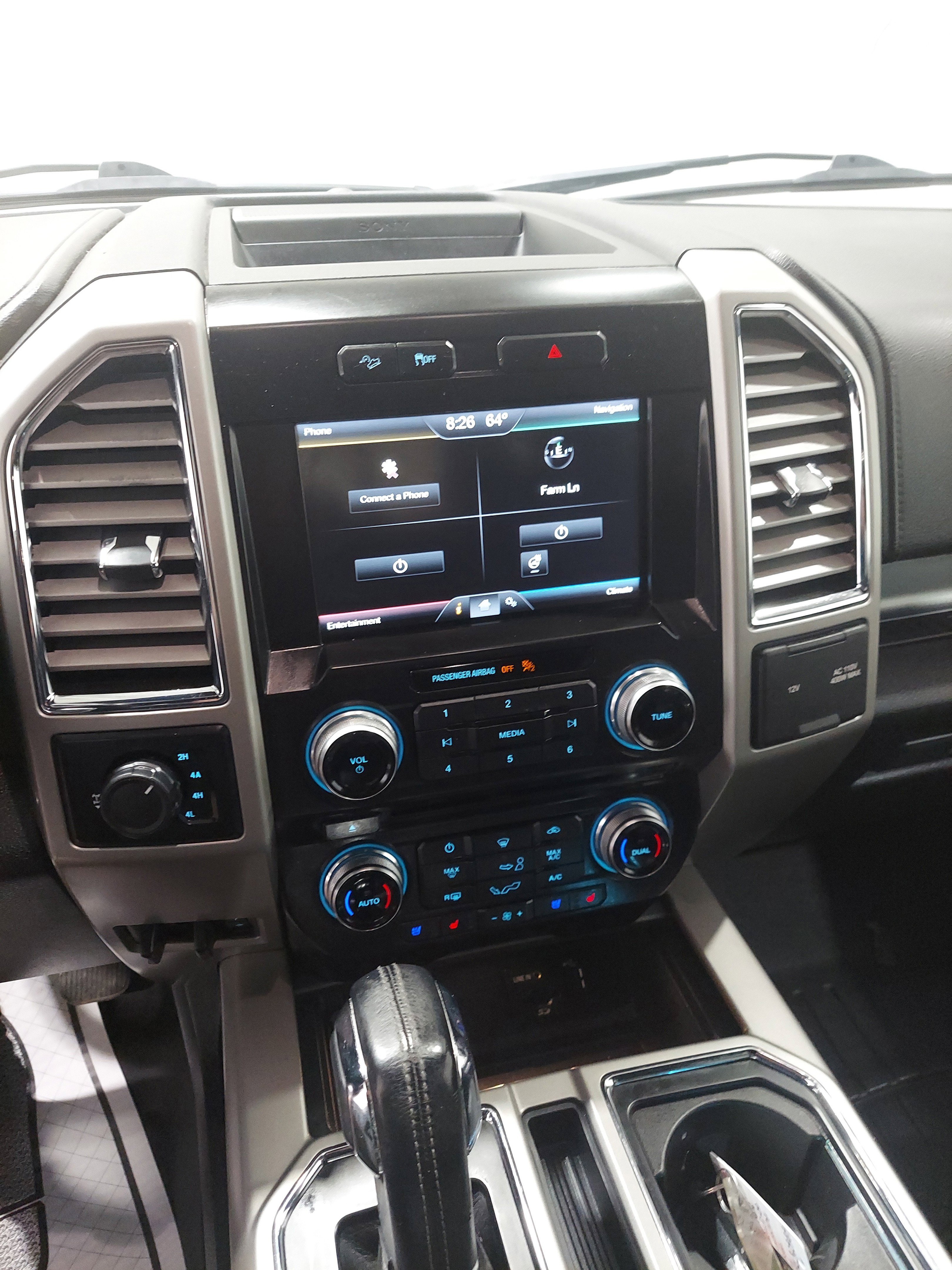 Used 2015 Ford F150 Lariat w/ Equipment Group 502A Luxury AWD/4WD image 12
