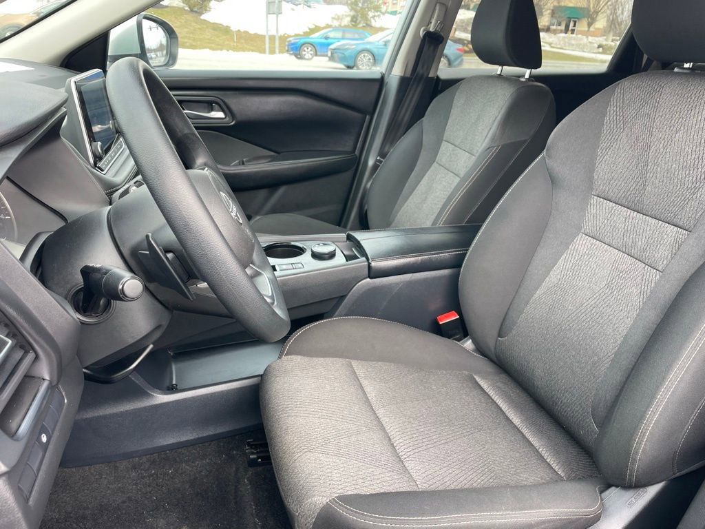 Certified 2024 Nissan Rogue SV AWD/4WD image 7