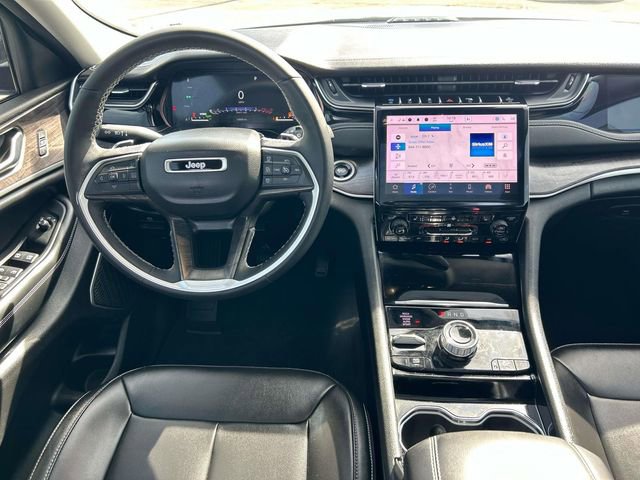 Used 2023 Jeep Grand Cherokee 4WD 4xe image 2