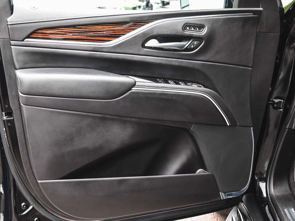 Used 2023 Cadillac Escalade Premium Luxury image 8