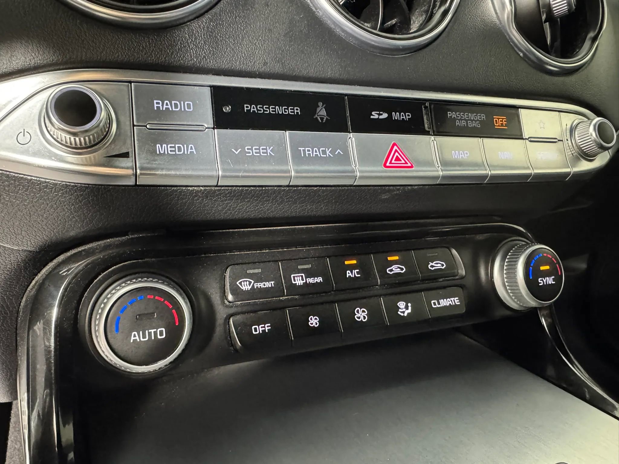 Used 2018 Kia Stinger GT2 AWD/4WD image 21