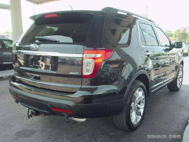 Used 2015 Ford Explorer XLT w/ Equipment Group 202B AWD/4WD image 3