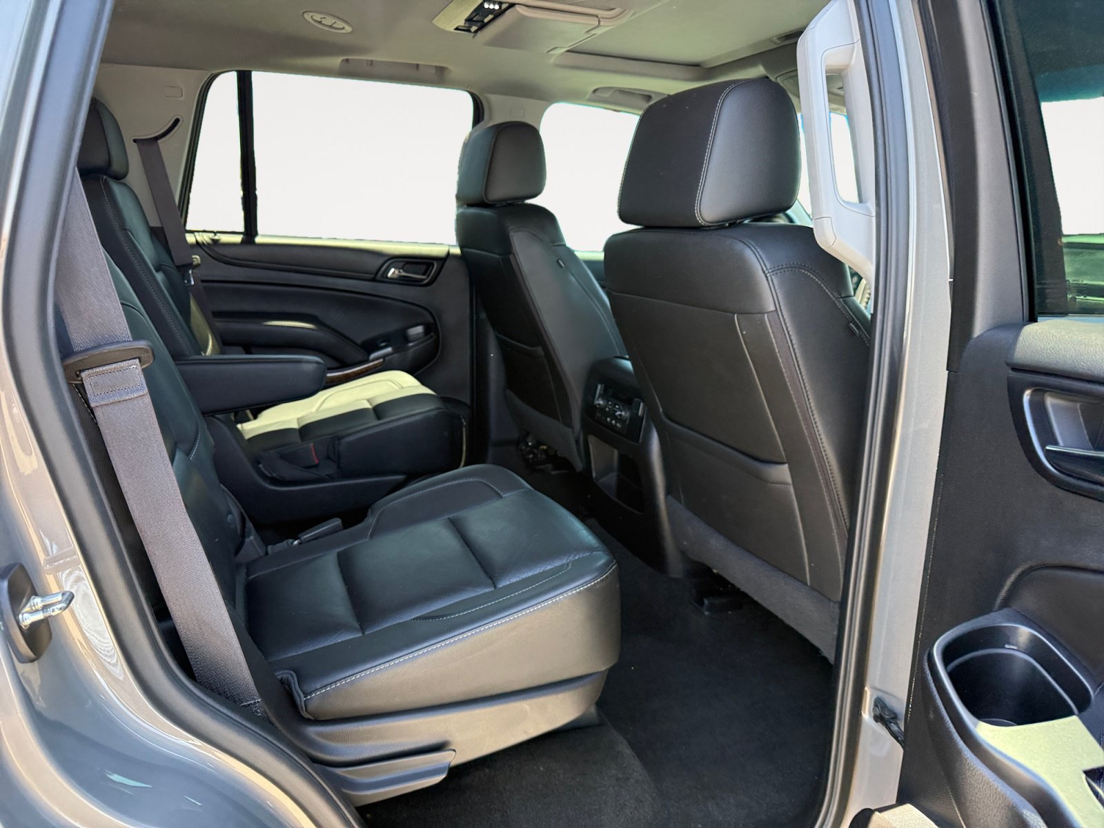Used 2017 Chevrolet Tahoe Premier AWD/4WD image 18