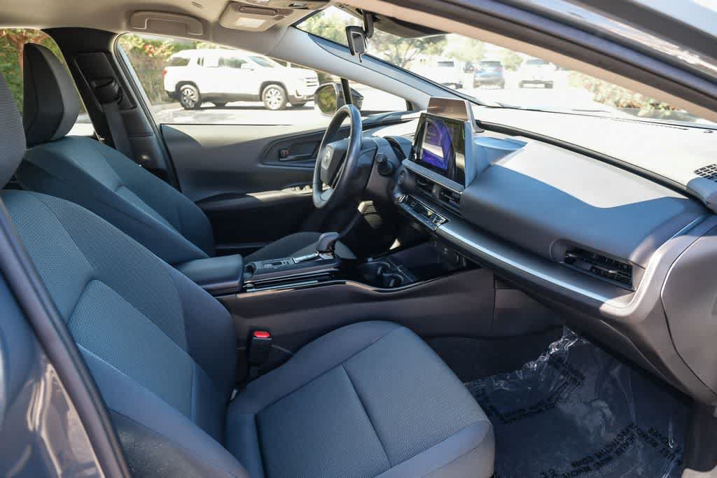Used 2023 Toyota Prius LE FWD image 15