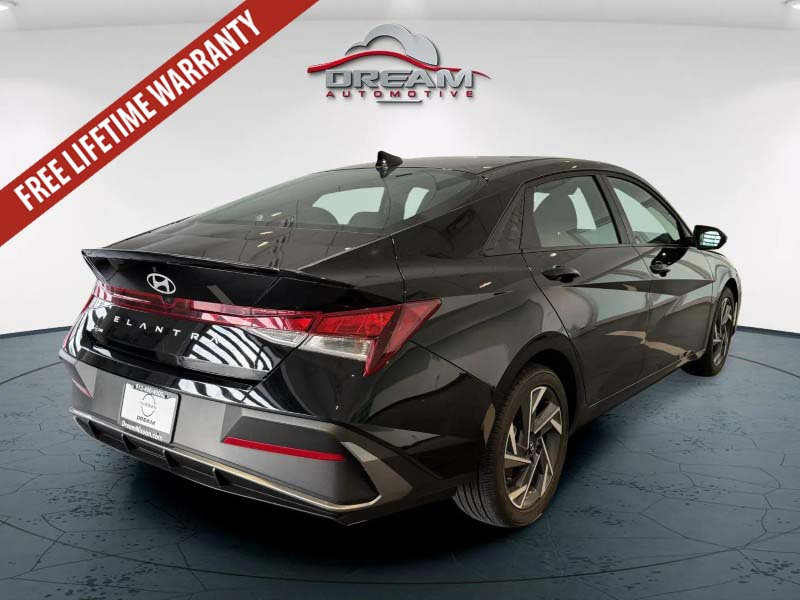 Used 2025 Hyundai Elantra Sport FWD image 19