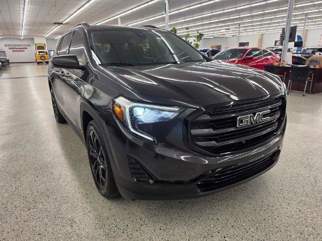 Used 2020 GMC Terrain SLE w/ Driver Convenience Package FWD image 4