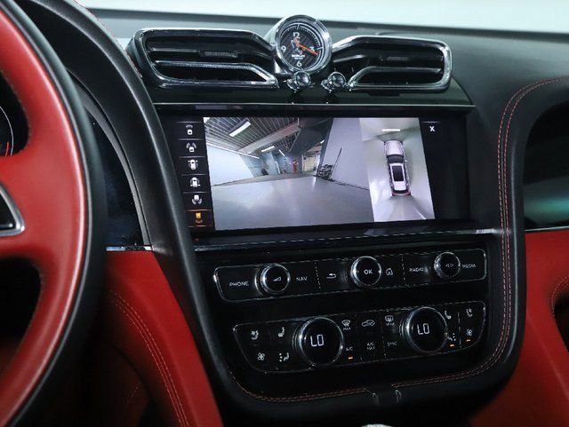 Used 2022 Bentley Bentayga image 23