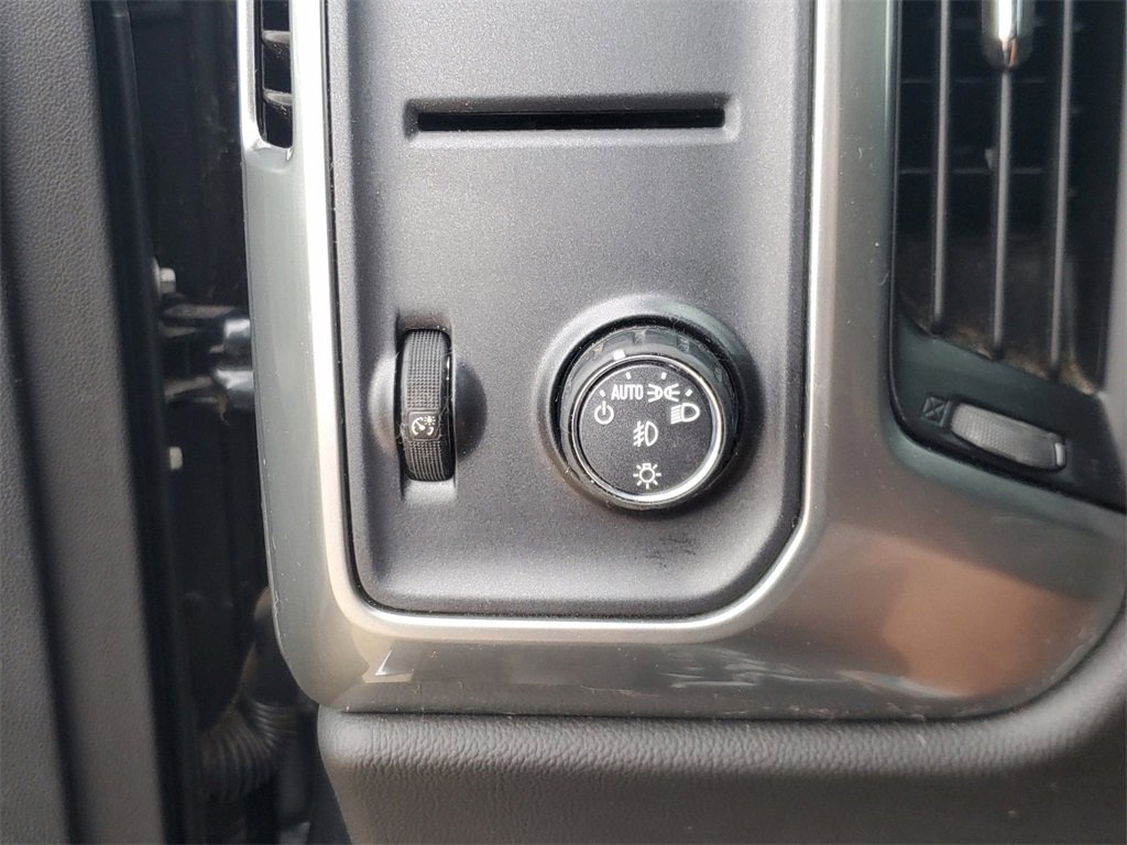 Used 2018 Chevrolet Silverado 1500 LT w/ Texas Edition image 30