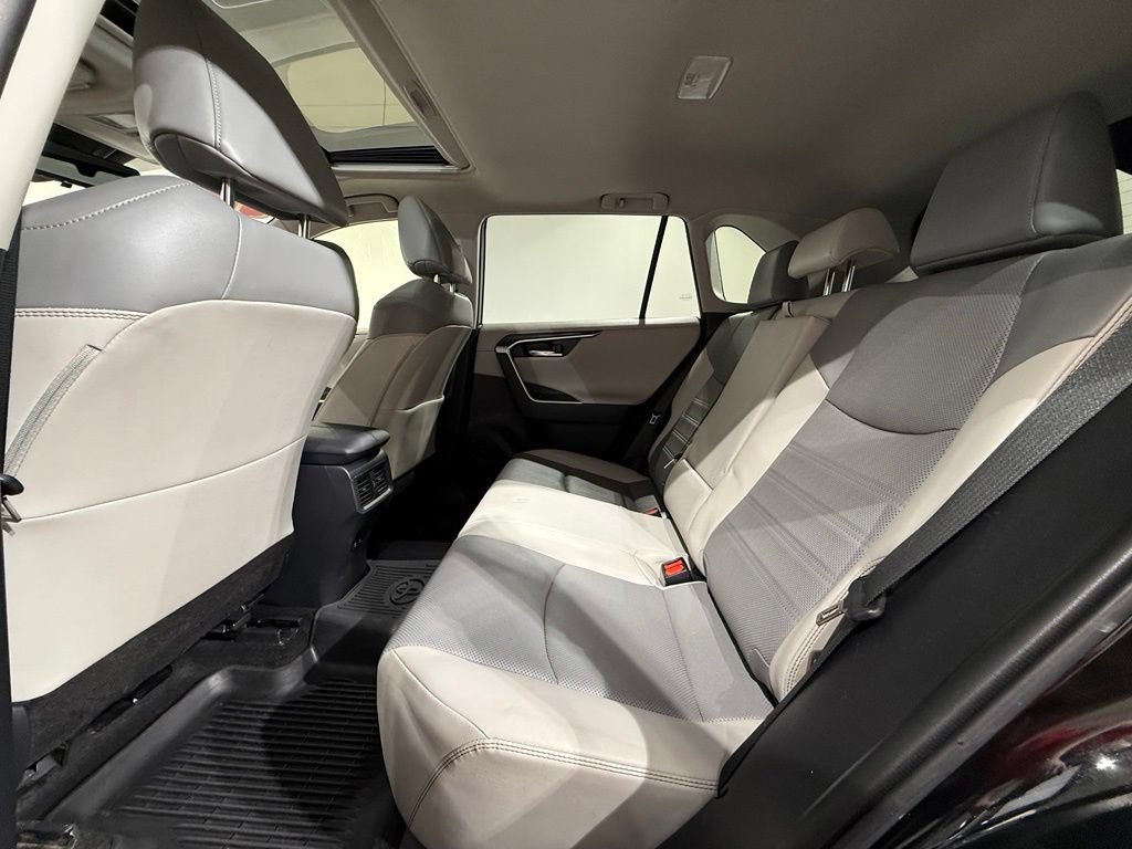 Used 2019 Toyota RAV4 Limited w/ Cold Weather Package AWD/4WD image 20