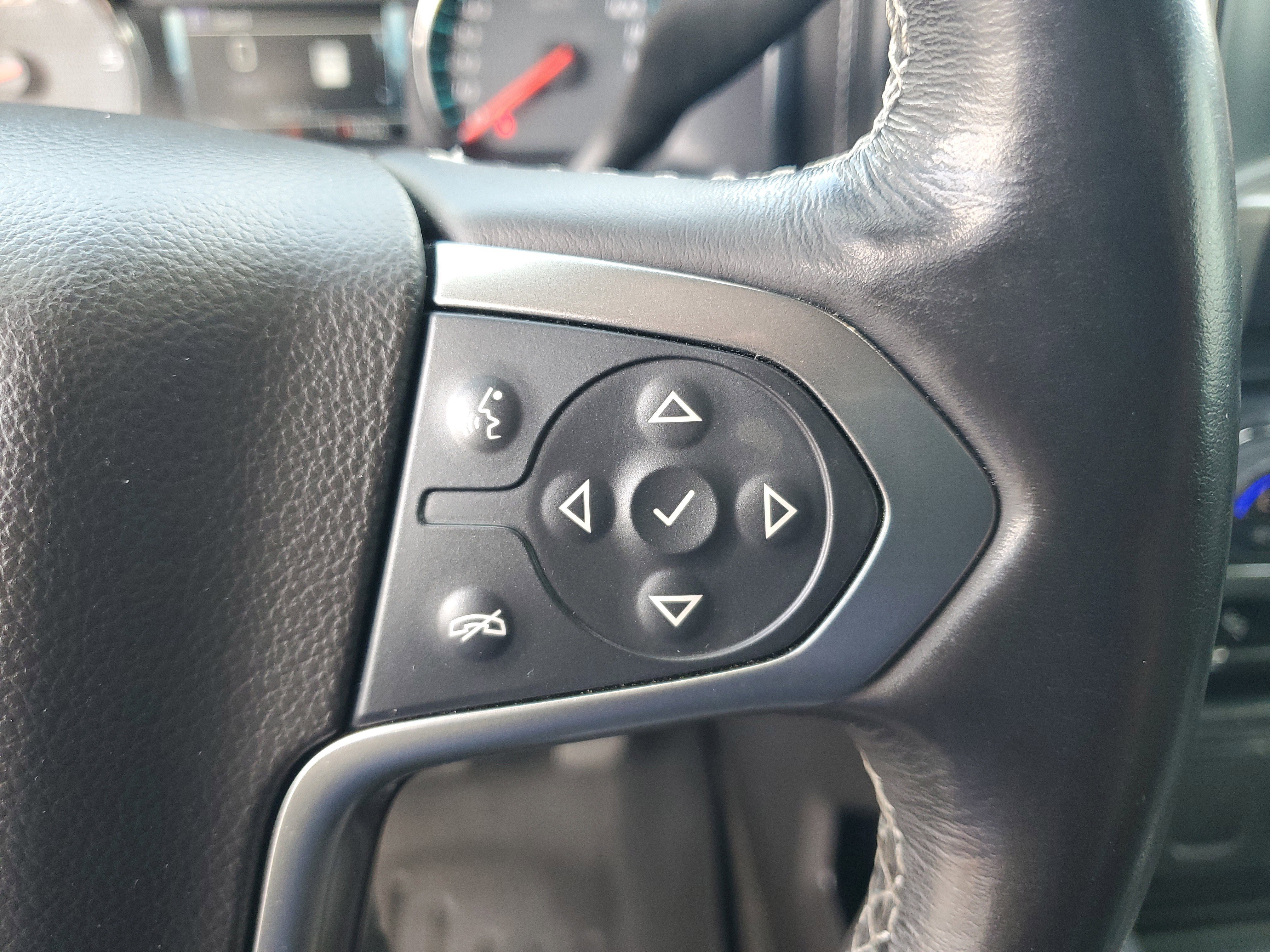 Used 2018 Chevrolet Silverado 1500 LTZ Z71 w/ LTZ Plus Package AWD/4WD image 18