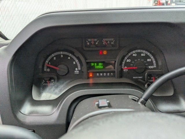 Used 2009 Ford E-350 and Econoline 350 XLT image 11