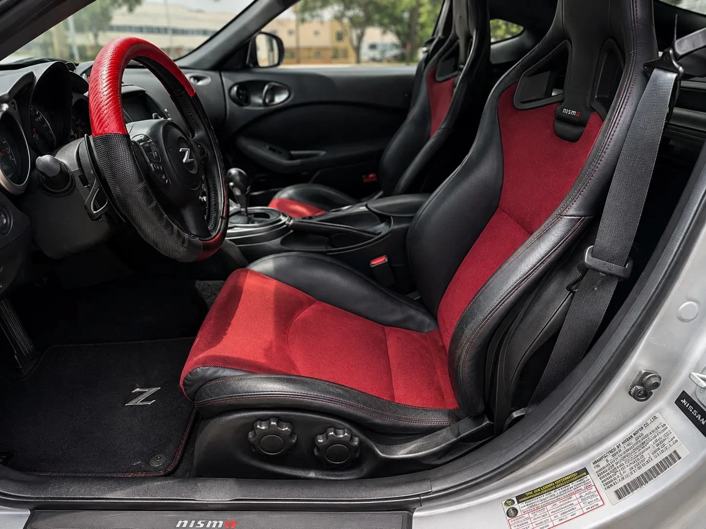 Used 2016 Nissan 370Z NISMO RWD image 8