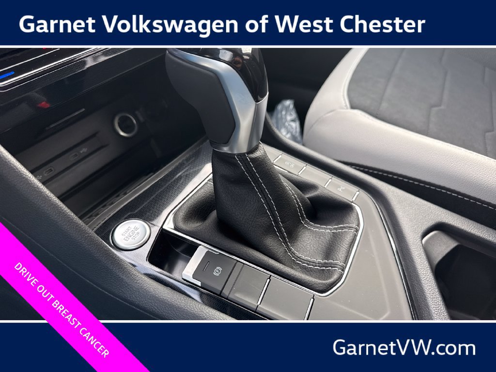 New 2026 Volkswagen Taos SE FWD image 17