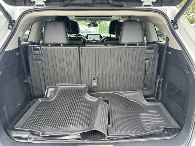 Used 2025 Toyota Highlander Platinum AWD/4WD image 34