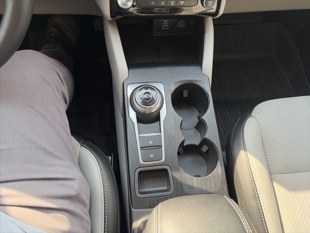 Used 2025 Ford Escape SE image 19