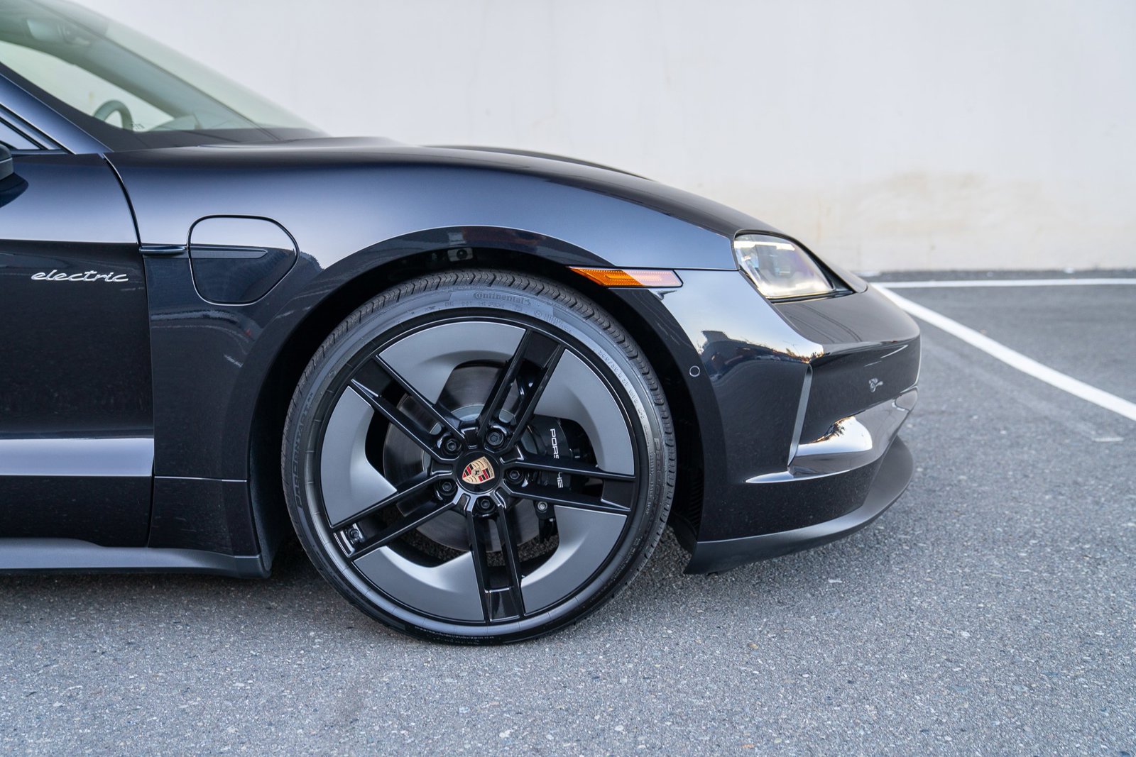Certified 2026 Porsche Taycan AWD/4WD image 9