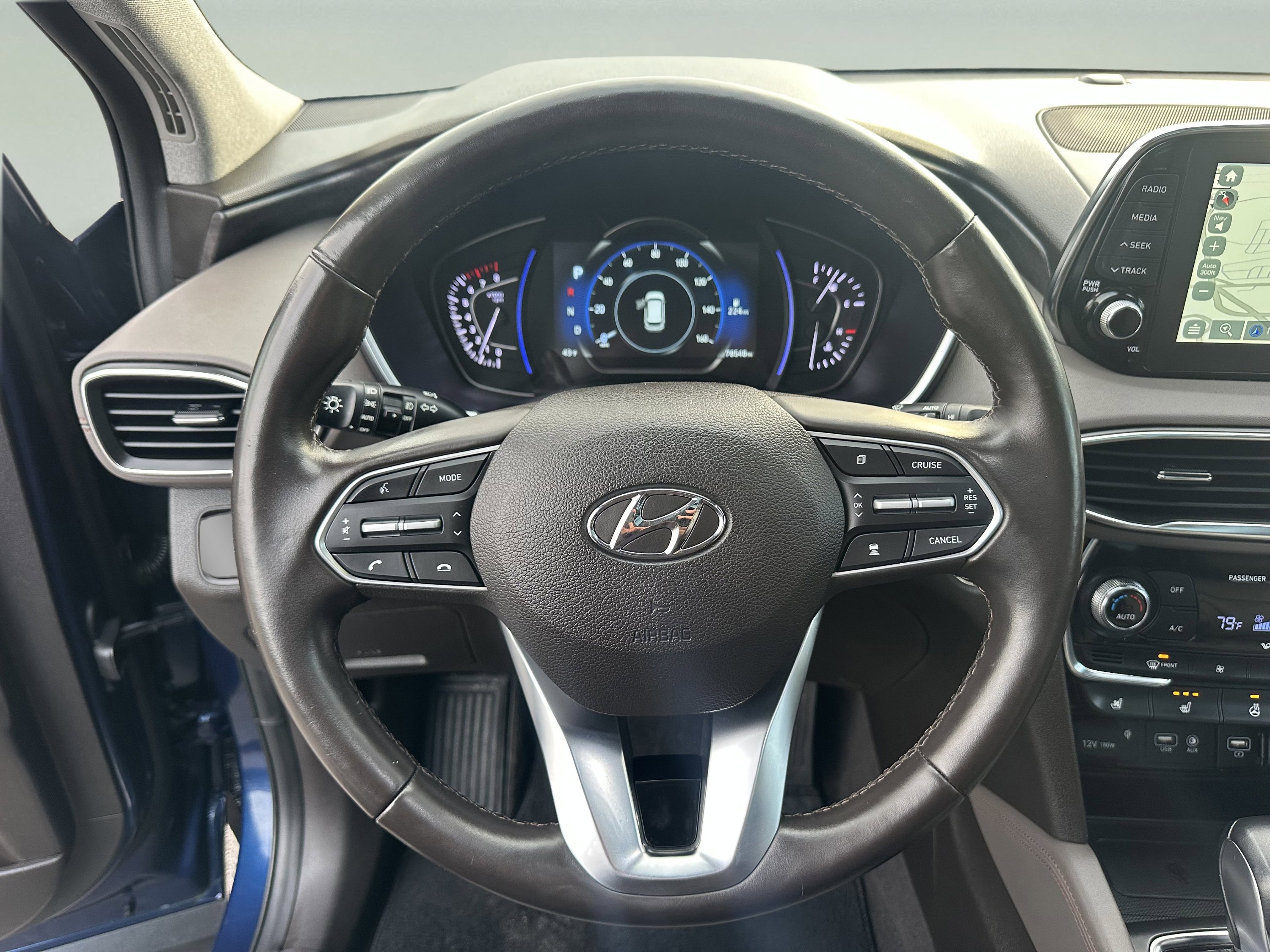 Used 2020 Hyundai Santa Fe Limited image 12