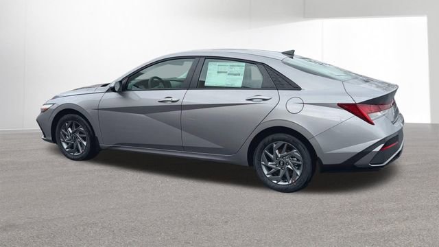New 2026 Hyundai Elantra Blue image 6