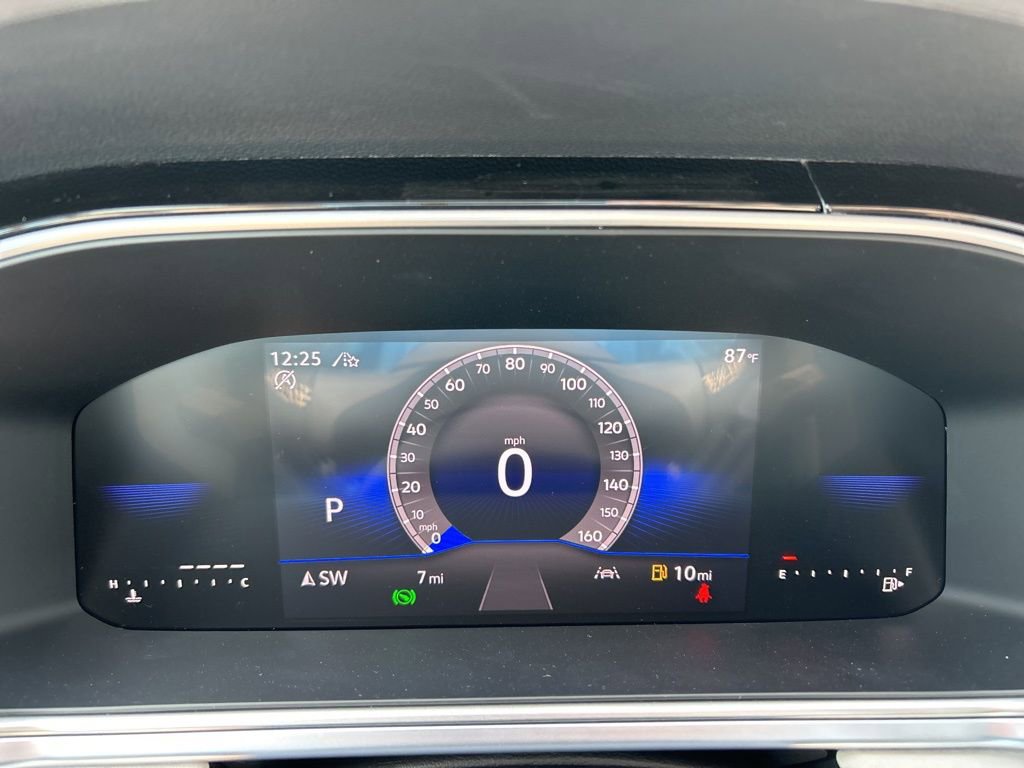 Used 2025 Volkswagen Taos SE image 18