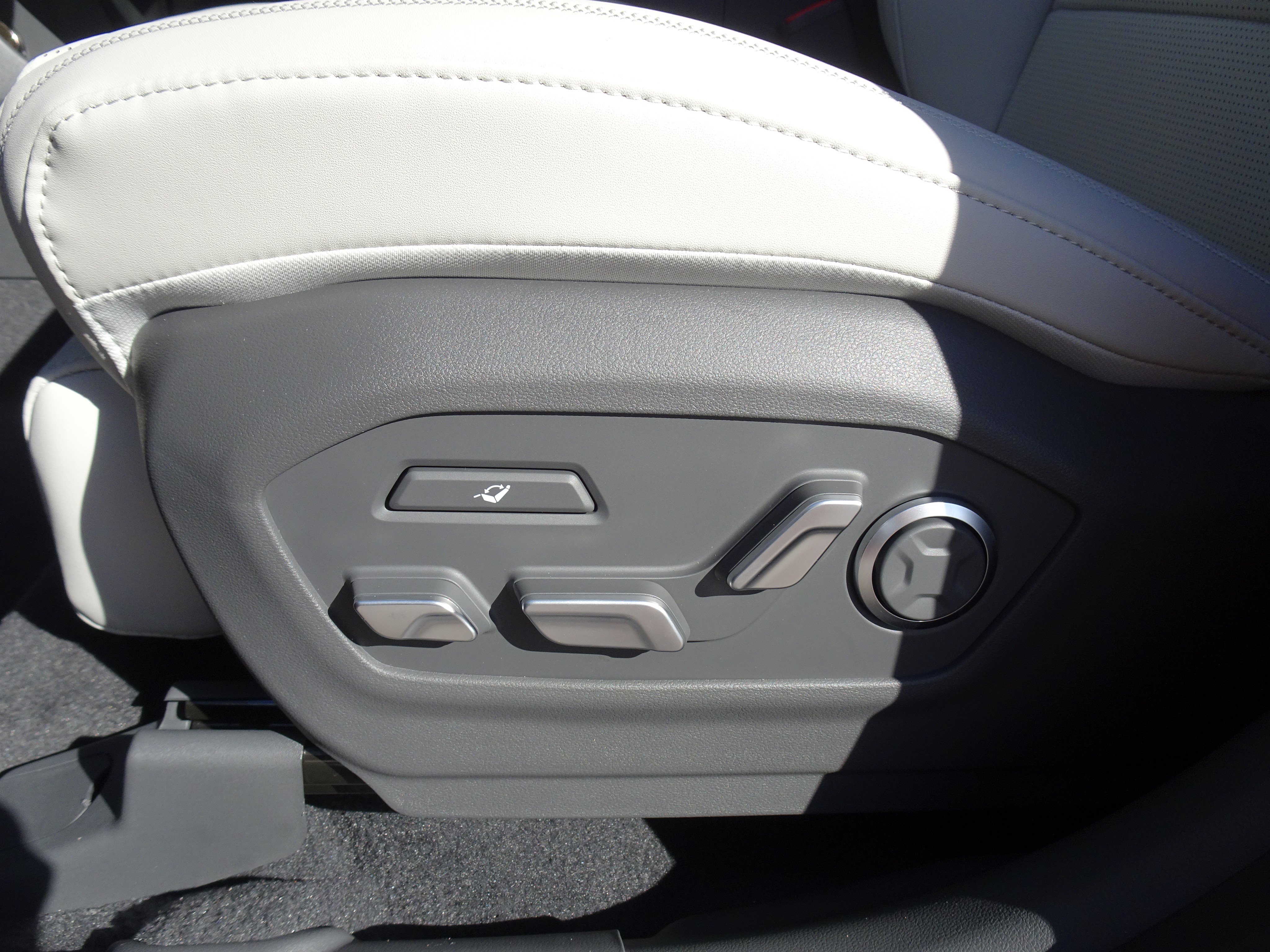 New 2026 Hyundai Santa Fe Calligraphy AWD/4WD image 9