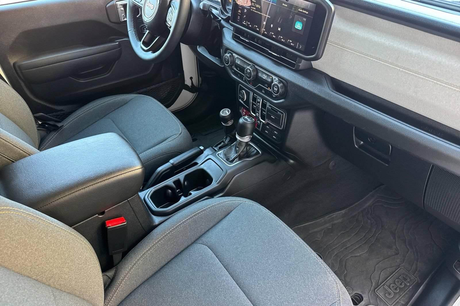 Used 2025 Jeep Wrangler Unlimited Sport S 4xe AWD/4WD image 16
