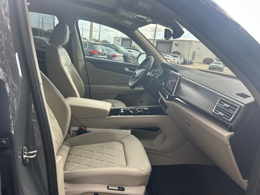New 2026 Volkswagen Atlas SEL Premium R-Line image 36
