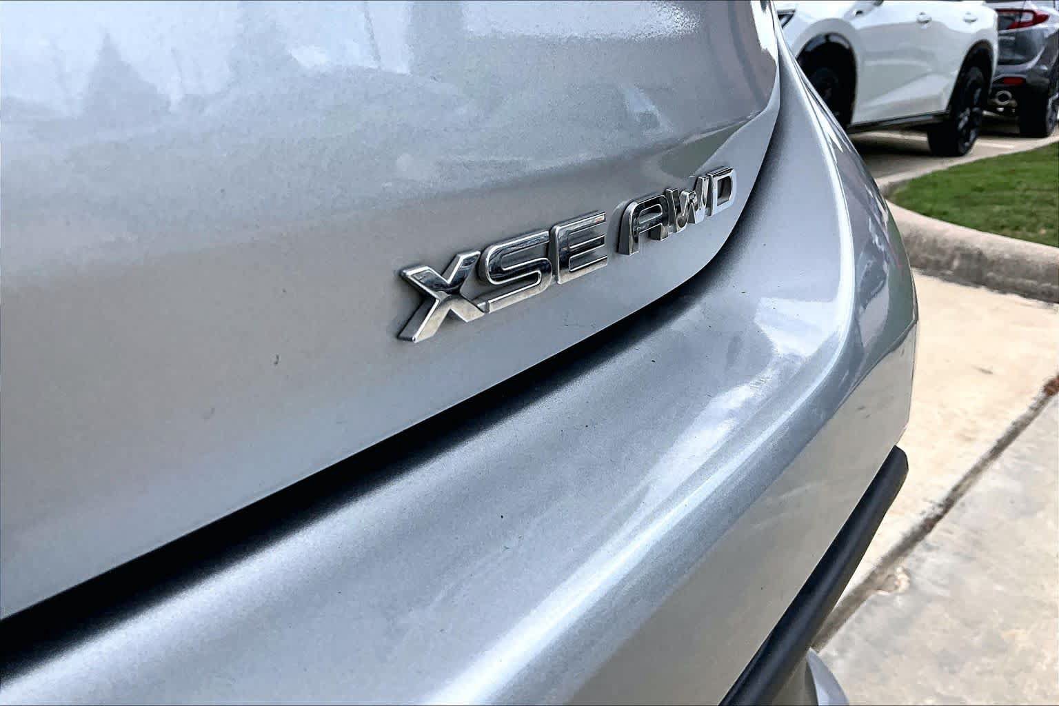 Used 2024 Toyota Highlander XSE AWD/4WD image 10