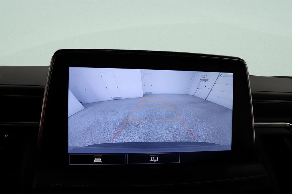 Used 2021 Chevrolet Suburban Premier AWD/4WD image 16