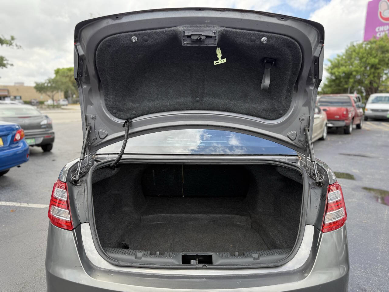 Used 2013 Ford Taurus SE image 31