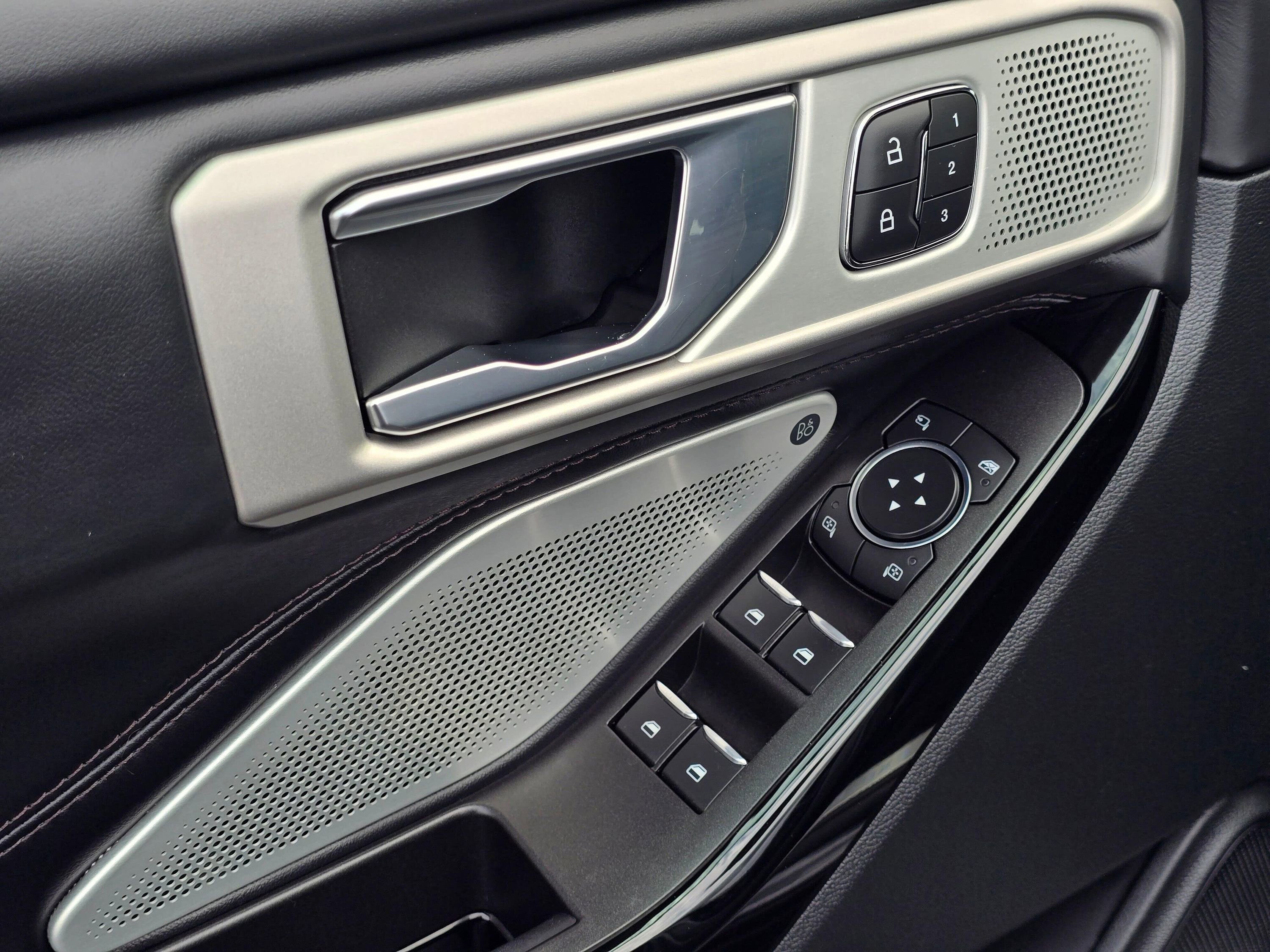 Used 2021 Ford Explorer Platinum w/ Equipment Group 601A image 38