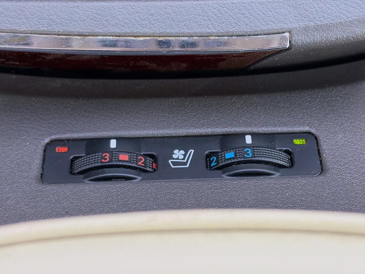 Used 2011 Lexus ES 350 FWD image 18